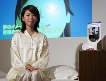 A demonstration of Takara's Yumemi Kobo in January 2004 showed how the bedside device was intended to influence dreams through light, sound and fragrance.