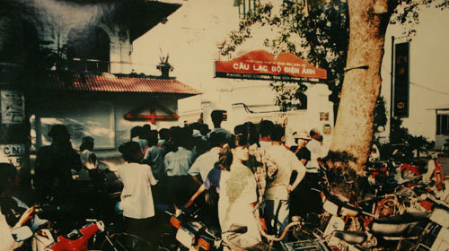 In Fansland's early years, a trip to the cinema meant gathering outside the Military Cinema Club in Hanoi, where film screenings became a meeting place for a new generation of moviegoers.
