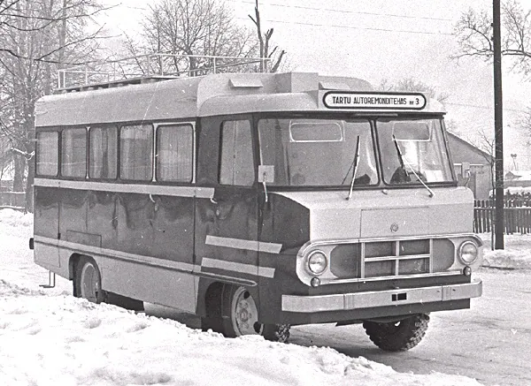 Black-and-white winter photograph of a TA-942T service bus with Tartu Auto Repair Plant No. 3 displayed above its windscreen.